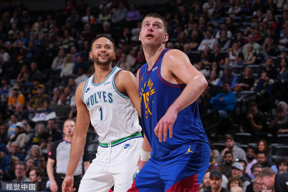 在欢声笑语 在欢声笑语