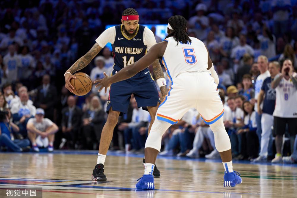 场的观众而 场的观众而